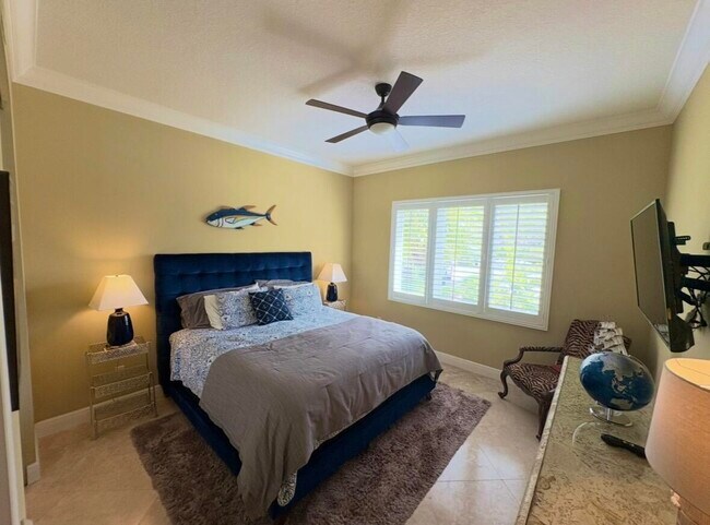 Building Photo - 14 Harbour Isle Dr W