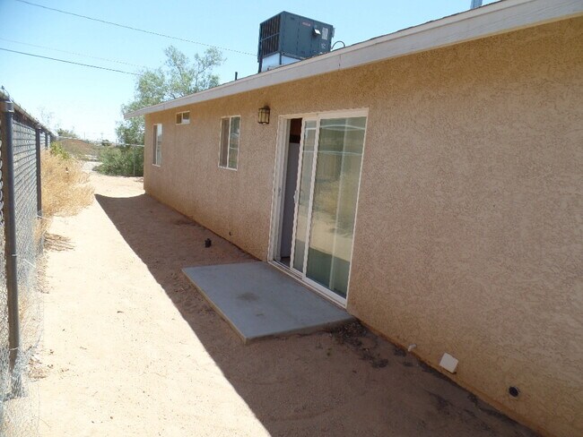 Building Photo - Great 2 Bedroom home on Corner Lot!