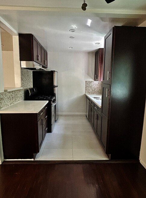 Building Photo - 1231 N Formosa Ave