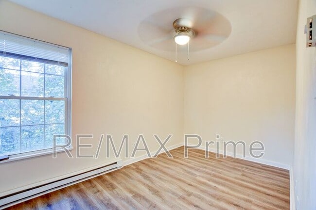 Building Photo - 409 Hunter St