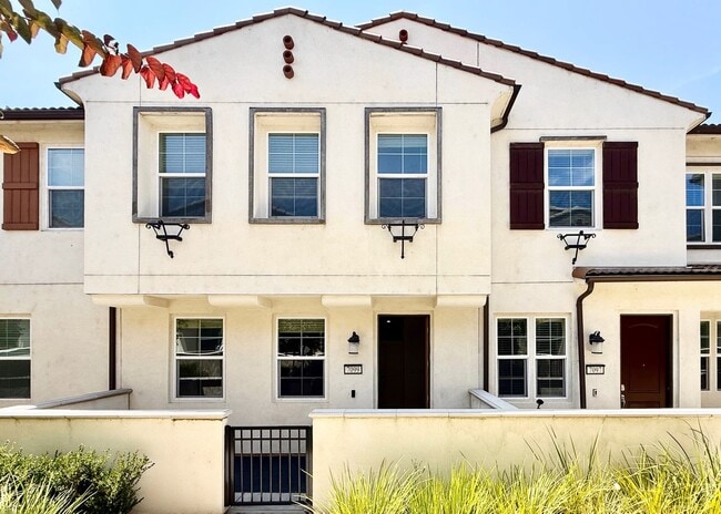 Building Photo - Beautifully 2019-Built 3 Beds 2.5 Baths 1,468 Sqft Home in Eastvale!