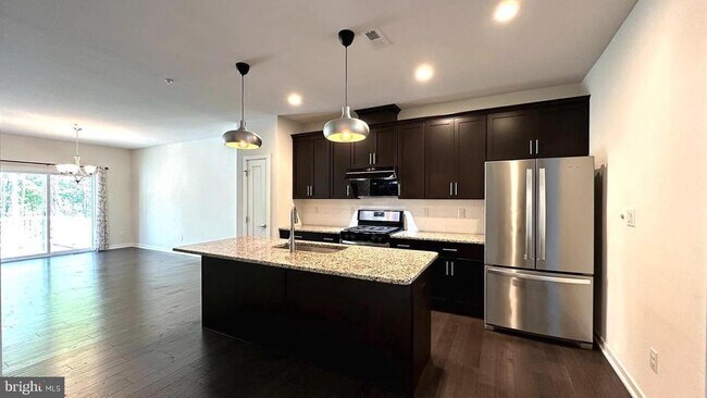 Building Photo - 229 Wynstone Ct