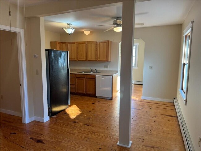 Building Photo - 31 Powel Ave