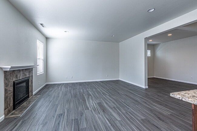 Building Photo - Amazing 4 bedroom home in Stewart Crossing!