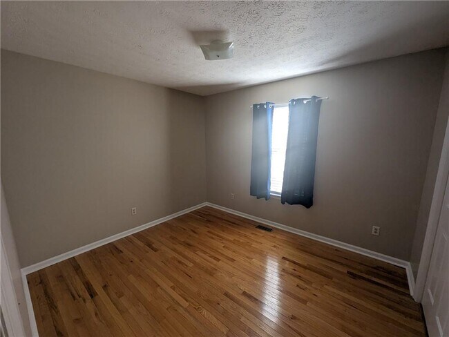 Building Photo - 1995 Holly Cove Rd