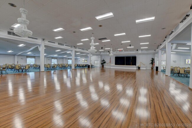 Building Photo - 72 Newport D
