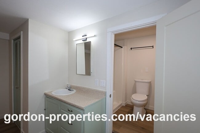 Building Photo - Saint Helens OR - newly renovated 1 bedroom apartment