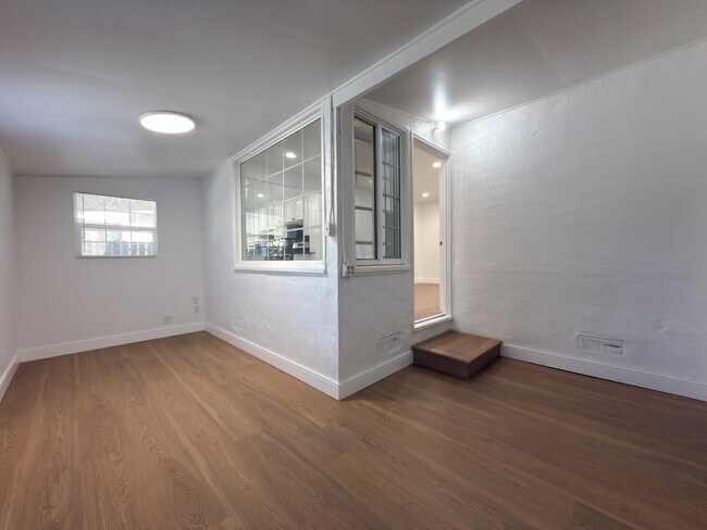 Building Photo - 15935 Paseo Largavista