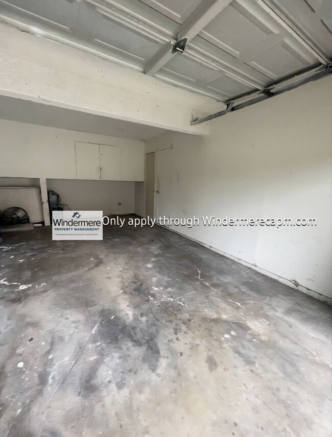 Building Photo - Delightful 2 Bedroom Condo- Available Now! -W/S/T included in rent!