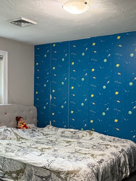 2nd Guard bedroom - 10 Brookside Ln