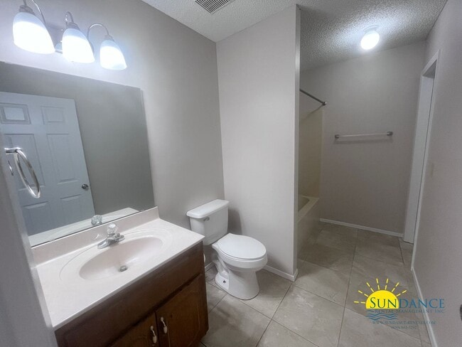 Building Photo - Nice 2 Bedroom Unit in Niceville!