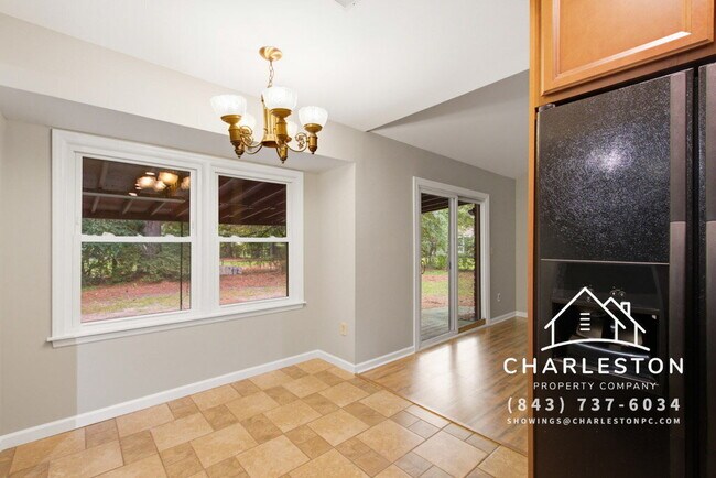 Building Photo - 2067 Dogwood Rd