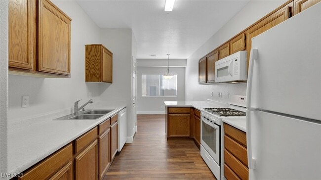 Building Photo - 492 Parrot Beak St