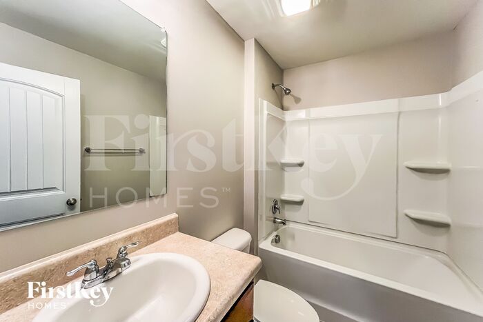 Building Photo - 540 Waterstone Dr