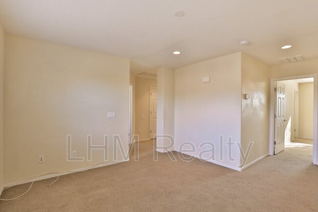 Building Photo - 5753 W Milada Dr