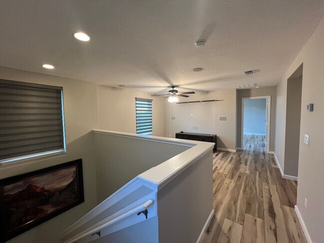 Building Photo - BEAUTIFUL 3-bedroom, 3-bathroom home in Gr...