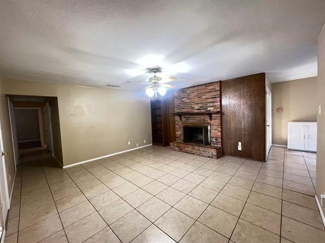 Building Photo - 1105 Spring Lake Dr