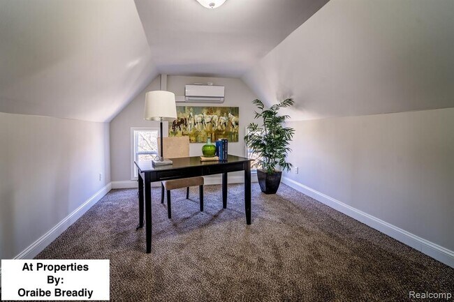 Building Photo - 959 Washtenaw Ave