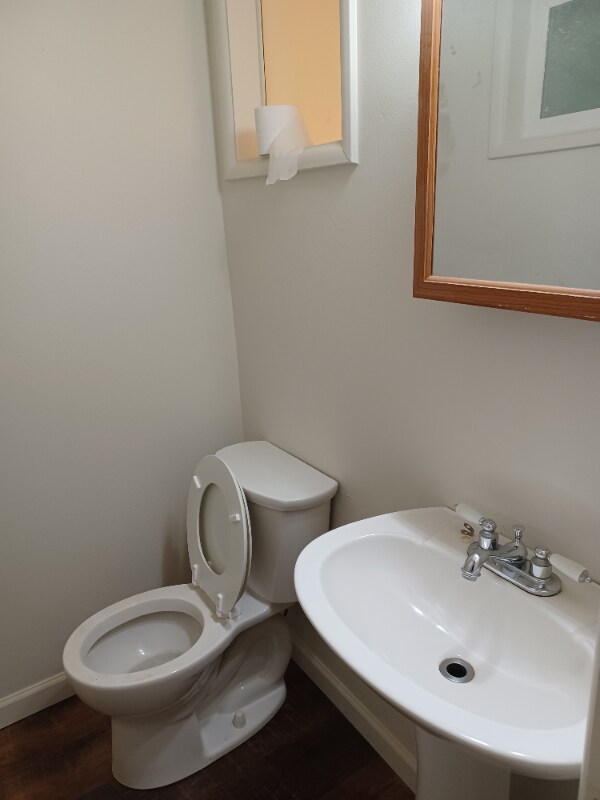 Building Photo - 585 W 26th Ave