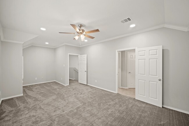 Building Photo - 1014 Rochow St