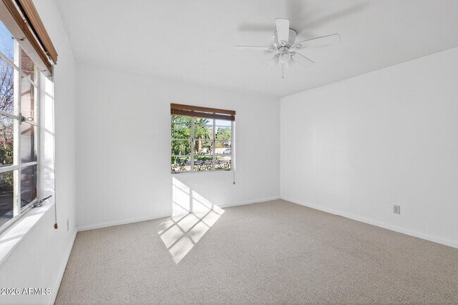 Building Photo - 901 W Willetta St