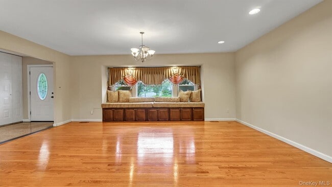 Building Photo - 47 Carriage Rd