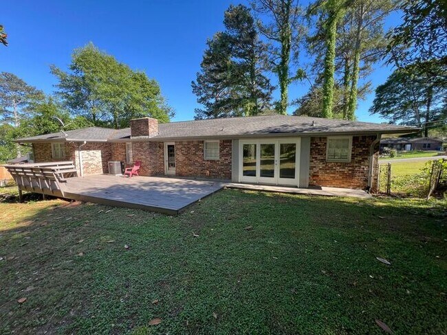 Building Photo - Beautiful cozy 3 bedroom ranch home!