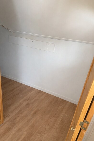 Laundry closet - 25 Lawndale Ave