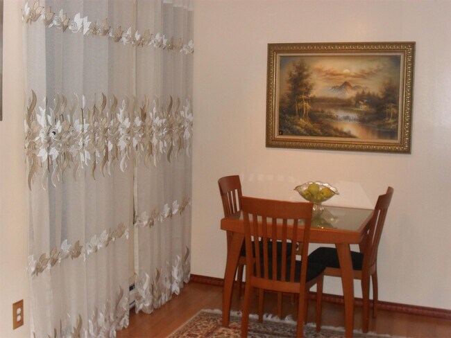 Building Photo - 7 Cypress Rd