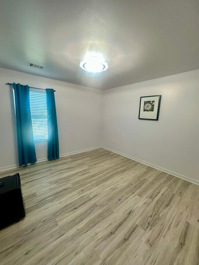 Building Photo - 201 Flowing Meadows Dr