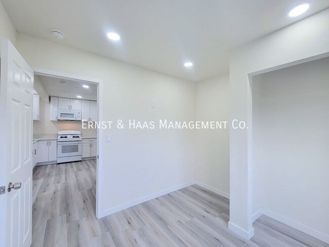 Building Photo - 3311 C Platt Ave