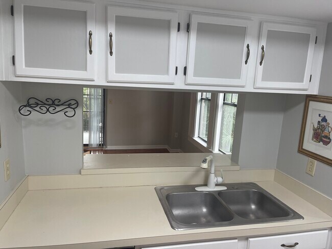 Building Photo - 235 6th St NW