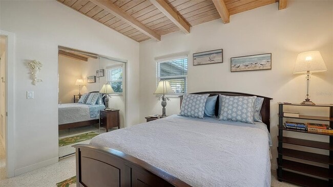 Building Photo - 817 Harbor Dr S