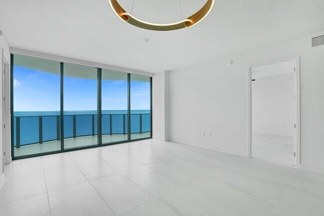 Building Photo - 900 N Ocean Blvd