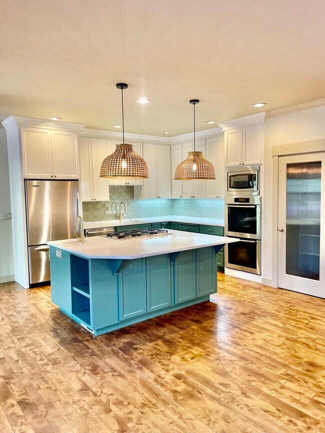 Building Photo - 61438 Linton Loop