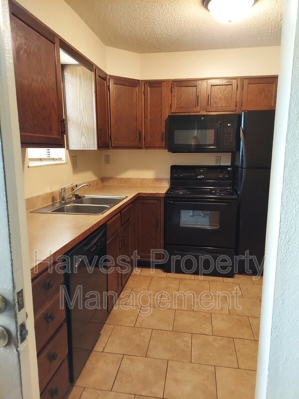 Building Photo - 1625 S Longford Ln