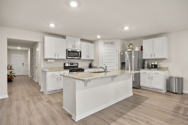 Building Photo - 4/2 Stunning Brick Home with community pool in Crestview