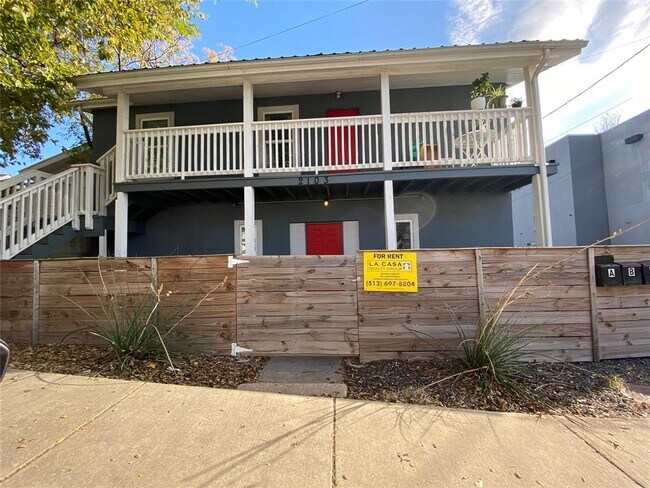 Building Photo - 2103 Rosewood Ave