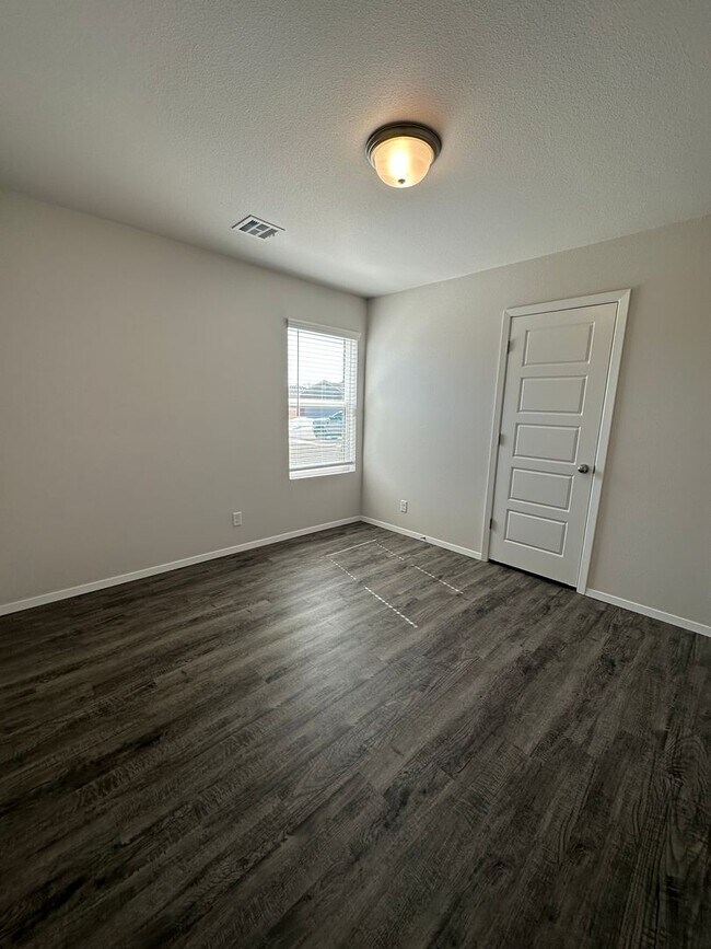 Building Photo - *Pre-leasing* Four Bedroom | Two Bath Home...