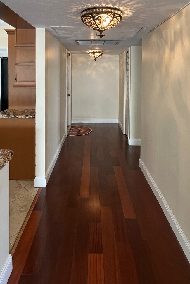 Building Photo - 3150 N Course Ln