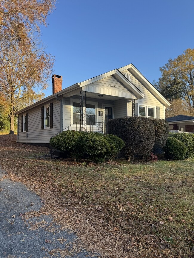 Building Photo - 221 Briggs Ave