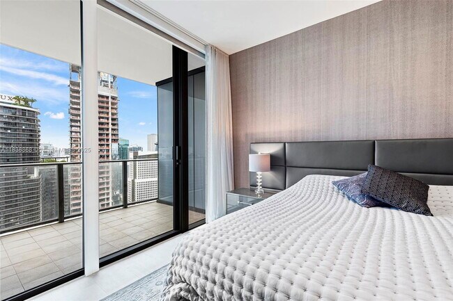 Building Photo - 1000 Brickell Plaza