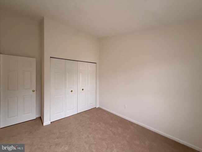 Building Photo - 17901 Cottonwood Terrace