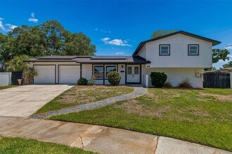 Building Photo - 7111 Gateway Ct