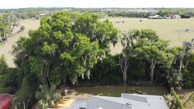 Building Photo - 6846 Lake View Dr