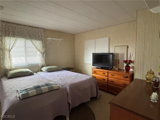 Building Photo - 207 Harvest Ln