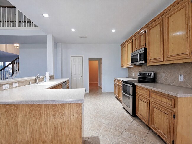 Building Photo - 3527 Hera Dr