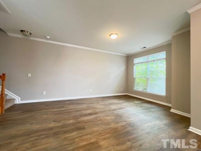Building Photo - End Unit Townhome for Rent