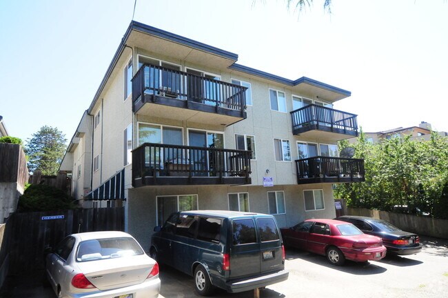 Building Photo - 11023 Greenwood Ave N
