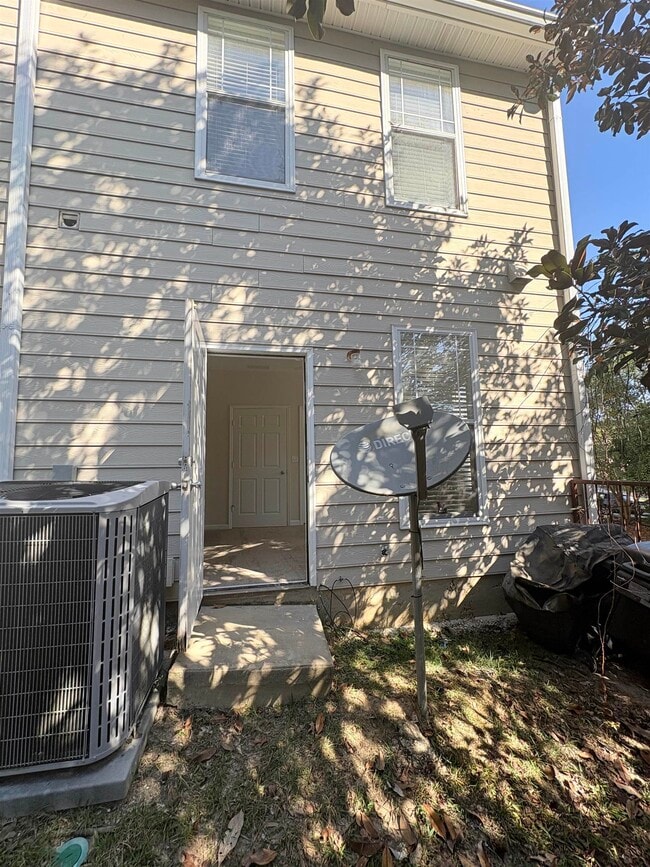 Building Photo - 2400 Fred Smith Rd